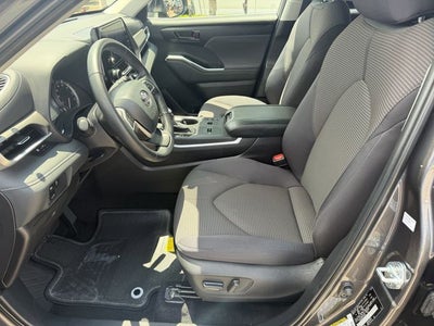 2025 Toyota Highlander LE