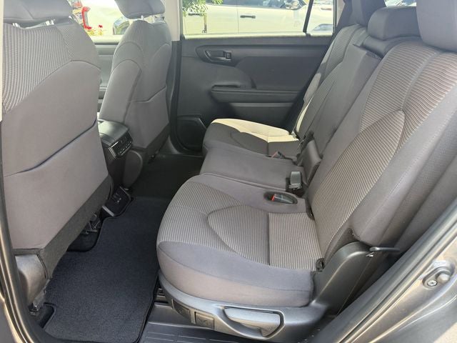 2025 Toyota Highlander LE