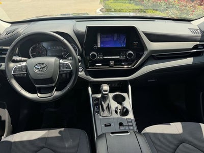 2025 Toyota Highlander LE