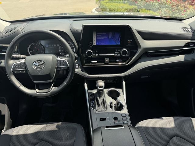 2025 Toyota Highlander LE
