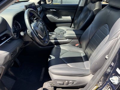 2023 Toyota HIGHLANDER XLE