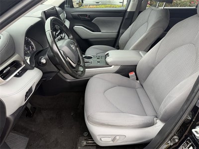 2023 Toyota HIGHLANDER LE