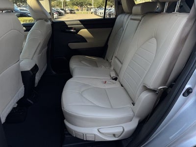 2024 Toyota Highlander XLE