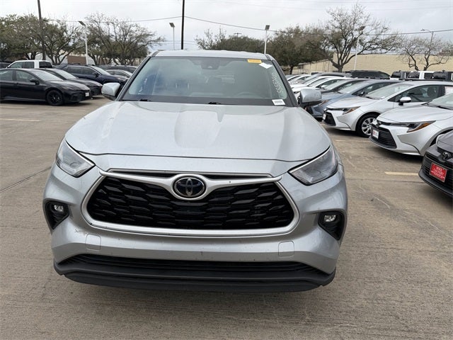 2025 Toyota HIGHLANDER LE