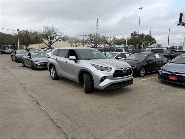 2025 Toyota HIGHLANDER LE
