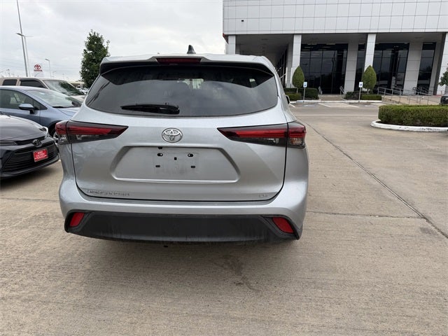 2025 Toyota HIGHLANDER LE