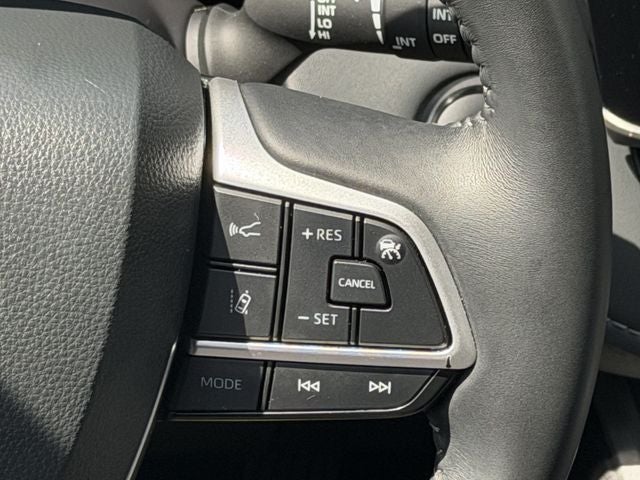 2025 Toyota Highlander LE