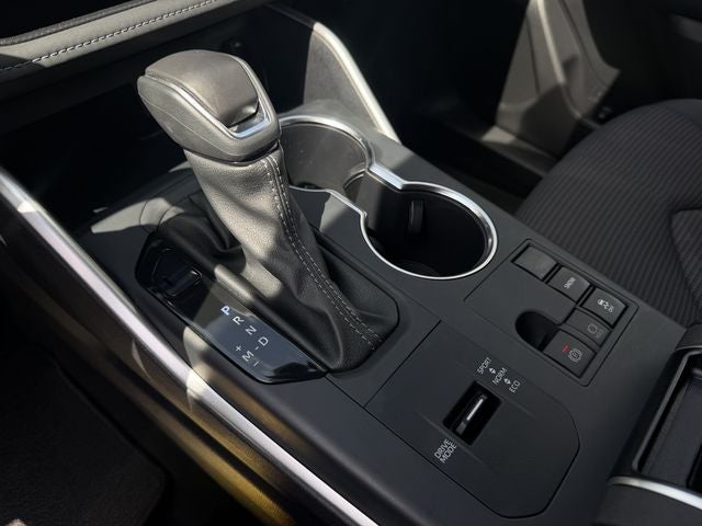 2025 Toyota Highlander LE