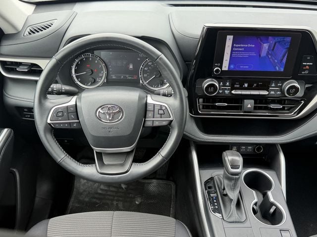 2025 Toyota Highlander LE