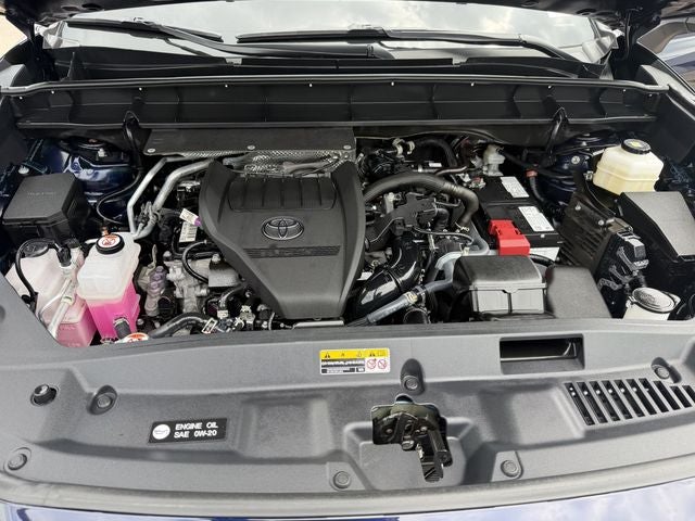 2025 Toyota Highlander LE