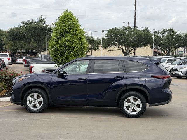 2025 Toyota Highlander LE