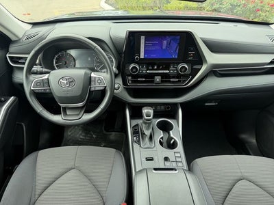 2025 Toyota Highlander LE