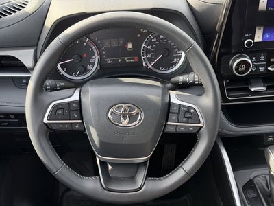 2025 Toyota HIGHLANDER LE