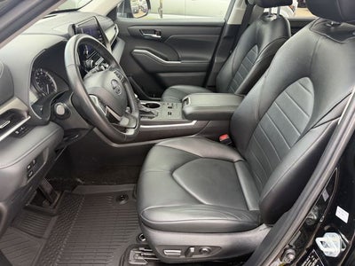 2024 Toyota HIGHLANDER XLE