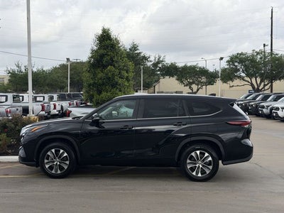 2024 Toyota HIGHLANDER XLE