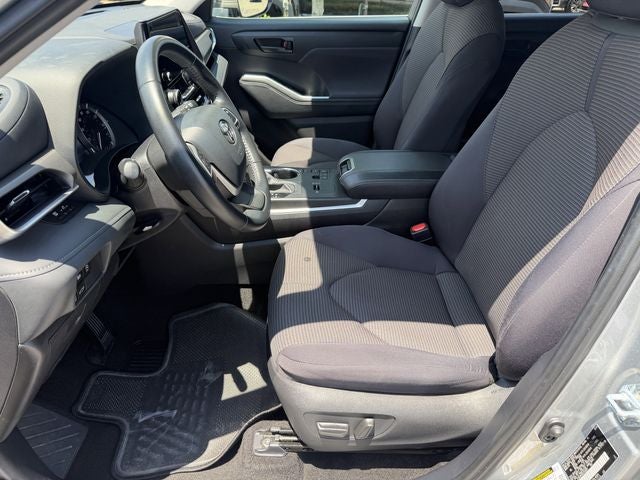 2025 Toyota HIGHLANDER LE