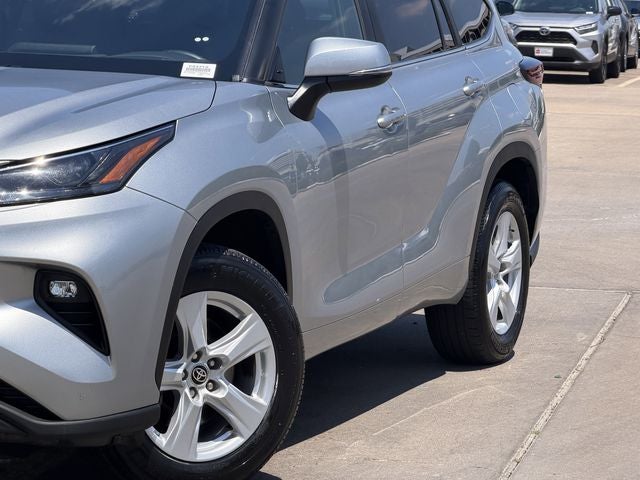 2025 Toyota HIGHLANDER LE