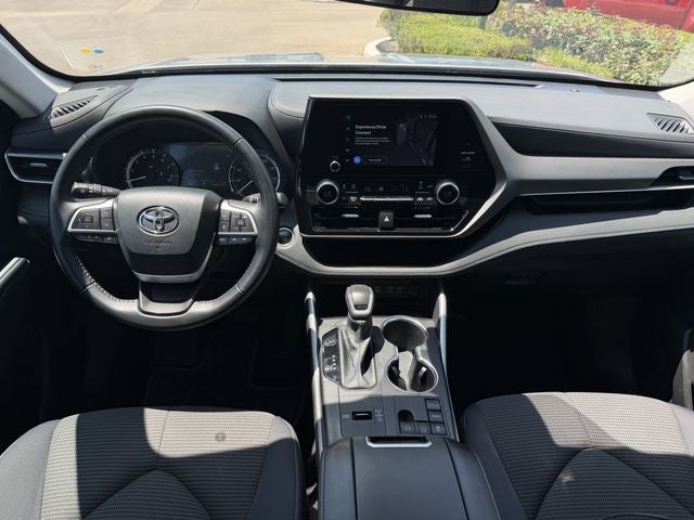 2025 Toyota HIGHLANDER LE