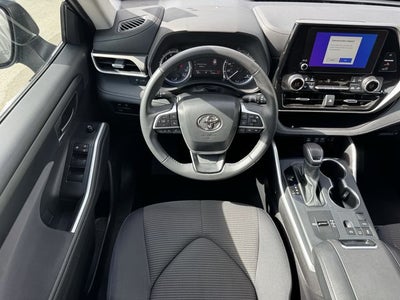 2025 Toyota Highlander LE
