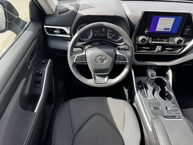 2025 Toyota Highlander LE