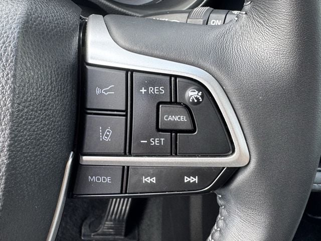2025 Toyota Highlander LE