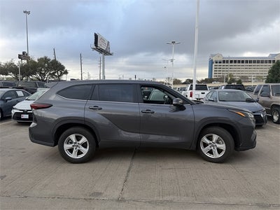 2025 Toyota HIGHLANDER LE