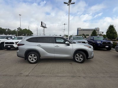 2024 Toyota HIGHLANDER LE