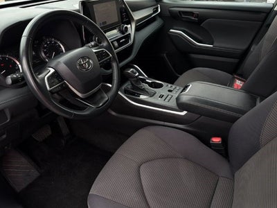 2025 Toyota Highlander LE