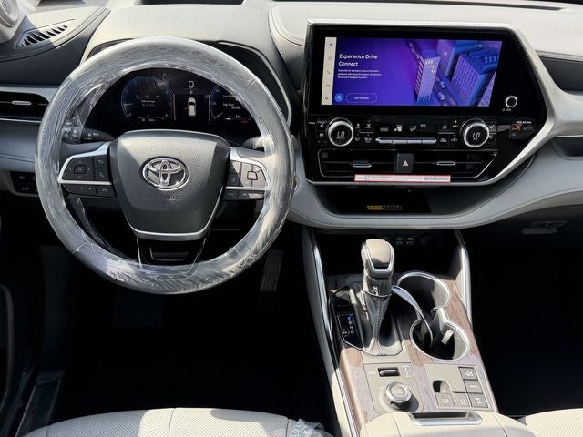 2026 Toyota Highlander Platinum