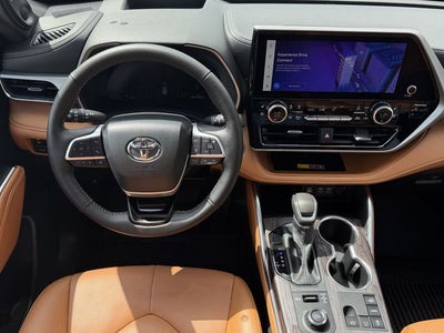 2025 Toyota HIGHLANDER Platinum