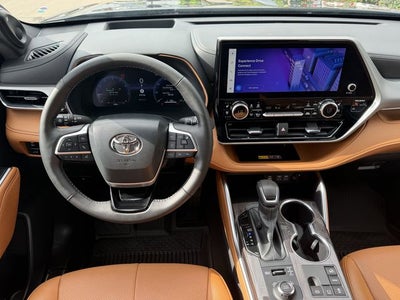 2025 Toyota HIGHLANDER Platinum