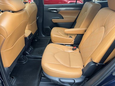 2025 Toyota HIGHLANDER Platinum