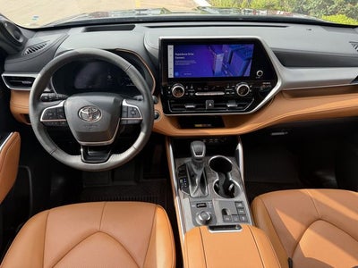 2025 Toyota HIGHLANDER Platinum