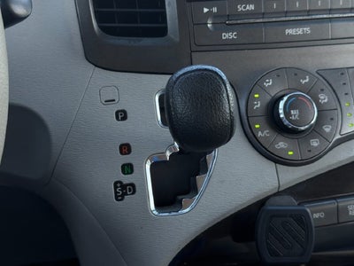 2012 Toyota SIENNA LE 3.5L LE 8 Passenger