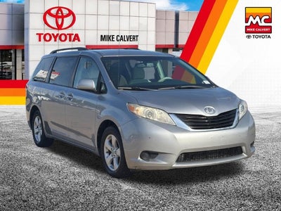 2012 Toyota SIENNA LE 3.5L LE 8 Passenger