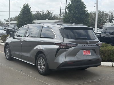 2026 Toyota Sienna LE