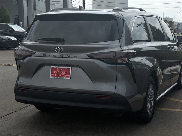 2026 Toyota Sienna LE