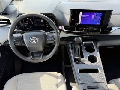 2025 Toyota SIENNA LE LE 8 Passenger