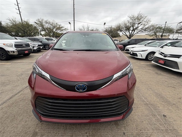 2025 Toyota SIENNA LE LE 8 Passenger