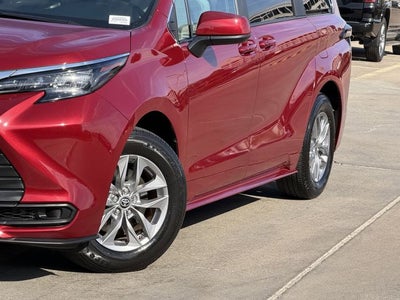 2025 Toyota SIENNA LE LE 8 Passenger