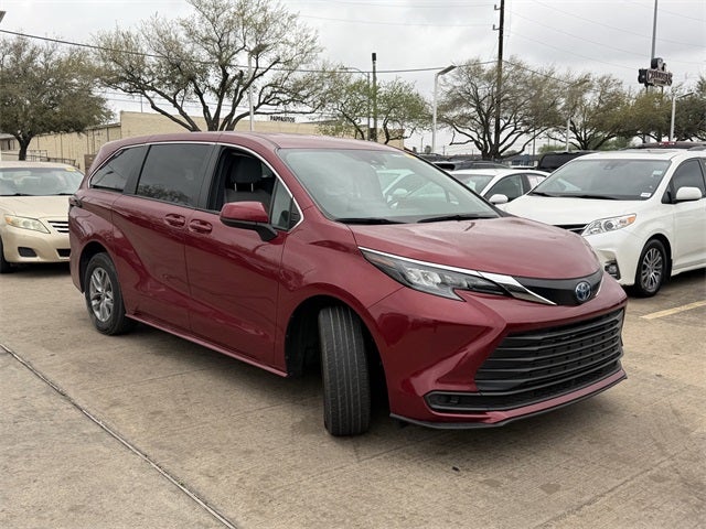 2025 Toyota SIENNA LE LE 8 Passenger
