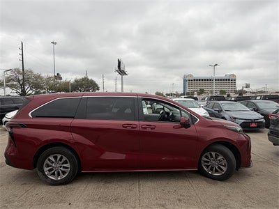 2025 Toyota SIENNA LE LE 8 Passenger
