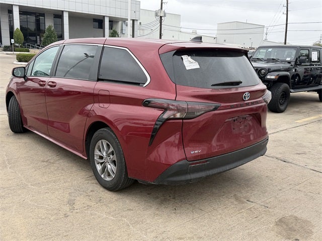 2025 Toyota SIENNA LE LE 8 Passenger