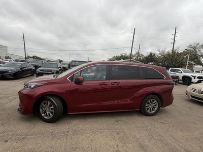 2025 Toyota SIENNA LE LE 8 Passenger