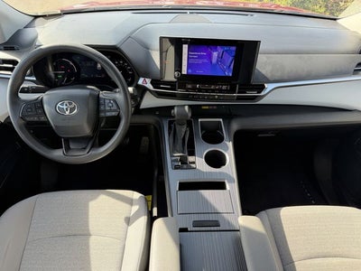 2025 Toyota SIENNA LE LE 8 Passenger