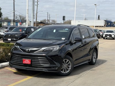 2026 Toyota Sienna LE