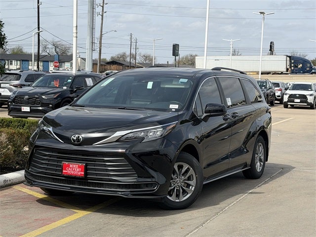 2026 Toyota Sienna LE