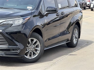 2026 Toyota Sienna LE
