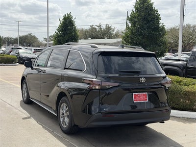 2026 Toyota Sienna LE