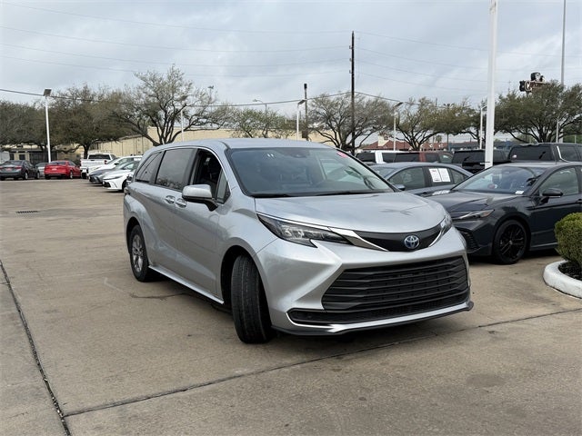 2025 Toyota SIENNA LE LE 8 Passenger